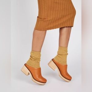 NWOT intentionally blank tides leather clog sold @ anthropologie